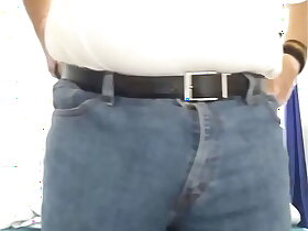 Giant weasel words with a clue